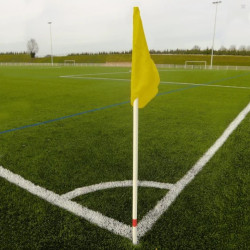 JEU DE 4 POTEAUX DE CORNER FLEXIBLE + DRAPEAUX